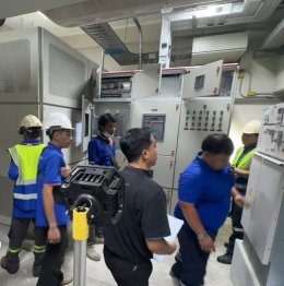 ทีมช่างประจำอาคารดำเนินการตรวจสอบและบำรุงรักษาระบบไฟฟ้าประจำปี (PM ไฟฟ้า) อาคารไอแอม ไชน่าทาวน์