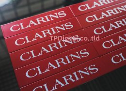 สกรีนโลโก้ บนเหล็กพ่นสีแดง