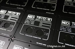 พิมพ์ภาพลงบนแผ่นเหล็กสีดำ ฝาควรคุมแอมป์ลำโพง