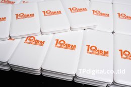 สกรีนโลโก้ลงบน power bank ลาย 10th ARM Beyond networking 