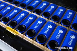 สกรีนโลโก้ลงบน เฟรชไดร์ Flash drive สีน้ำเงิน สีแดง