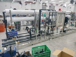 ระบบกรองน้ำ RO อุตสาหกรรม vs ประปาหมู่บ้าน: คุ้มค่ากว่าในระยะยาวอย่างไร?