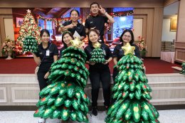 แพทย์หญิงจิตติมา ปรีชา ผู้อำนวยการโรงพยาบาลทหารผ่านศึก พร้อมด้วยคณะผู้บริหารโรงพยาบาลทหารผ่านศึก ได้จัดเลี้ยงอาหารกลางวัน และมอบของขวัญให้แก่พนักงานของโรงพยาบาลทหารผ่านศึก