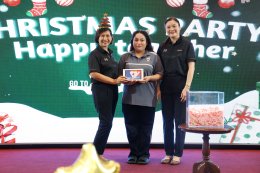 แพทย์หญิงจิตติมา ปรีชา ผู้อำนวยการโรงพยาบาลทหารผ่านศึก พร้อมด้วยคณะผู้บริหารโรงพยาบาลทหารผ่านศึก ได้จัดเลี้ยงอาหารกลางวัน และมอบของขวัญให้แก่พนักงานของโรงพยาบาลทหารผ่านศึก