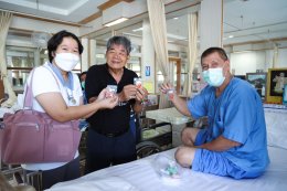 คุณพิชญ์ณกสิณา เลิศเบญจาพิทักษ์ พร้อมครอบครัว ในโอกาสเข้าเยี่ยมบำรุงขวัญพร้อมมอบอาหาร