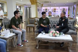 พลเอก เดชนิธิศ เหลืองงามขำ ผู้อำนวยการองค์การสงเคราะห์ทหารผ่านศึก ให้การต้อนรับ คุณปิยะ ซอโสตถิกุล กรรมการบริหาร จาก บริษัท นันยางมาร์เก็ตติ้ง จำกัด มอบเงิน จำนวน 1,000,000 บาท ให้กับโรงพยาบาลทหารผ่านศึก 