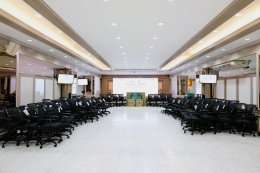 บริจาคเงิน จำนวน 100,000.- บาท พร้อมด้วยเก้าอี้สำนักงานให้แก่โรงพยาบาลทหารผ่านศึก จำนวน 92 ตัว มูลค่า 173,880.- บาท