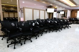 บริจาคเงิน จำนวน 100,000.- บาท พร้อมด้วยเก้าอี้สำนักงานให้แก่โรงพยาบาลทหารผ่านศึก จำนวน 92 ตัว มูลค่า 173,880.- บาท