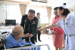 พลเอก เดชนิธิศ เหลืองงามขำ ผอ.อผศ. และนายก สมศ. ร่วมอำลาทหารผ่านศึก ที่รพ.ผศ.