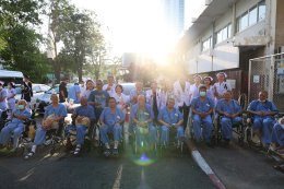 พิธีทำบุญตักบาตรพระสงฆ์ จำนวน 19 รูป  และถวายภัตตาหารเช้าแด่พระสงฆ์ เนื่องในโอกาสวันขึ้นปีใหม่ 2568