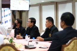 คุณเมธี คำแหง ประธานกรรมการดำเนินการสหกรณ์ออมทรัพย์ บริษัท วิทยุการบินแห่งประเทศไทย จำกัด และคณะ เยี่ยมบำรุงขวัญ