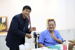 คุณเมธี คำแหง ประธานกรรมการดำเนินการสหกรณ์ออมทรัพย์ บริษัท วิทยุการบินแห่งประเทศไทย จำกัด และคณะ เยี่ยมบำรุงขวัญ