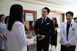 ดร.อธิชาติ ชุมนานนท์ (คุณอั้ม) และคณะจาก บริษัท อทิสเมด โกลบอล จำกัด ในโอกาสเข้าเยี่ยมให้กำลังใจทหารผ่านศึก