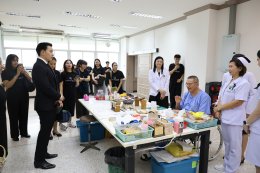 ดร.อธิชาติ ชุมนานนท์ (คุณอั้ม) และคณะจาก บริษัท อทิสเมด โกลบอล จำกัด ในโอกาสเข้าเยี่ยมให้กำลังใจทหารผ่านศึก