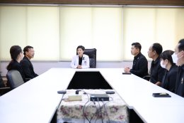 กรมอุตสาหกรรมพื้นฐานและการเหมืองแร่บริจาคเงินเพื่อสมทบทุนให้แก่โรงพยาบาลทหารผ่านศึก 