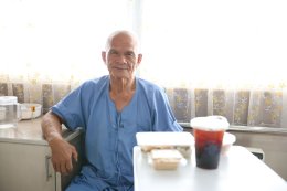 คุณประวิทย์ และคุณอรัญญา มาลีนนท์ เข้าเยี่ยมบำรุงขวัญทหารผ่านศึกที่ได้รับบาดเจ็บจากการปฏิบัติหน้าที่ 