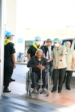 พลตรี เสฏฐนันท์ แสงรัตนทองคำ ผู้บัญชาการศูนย์การนักศึกษาวิชาทหาร นำคณะนักศึกษาวิชาทหาร และเจ้าหน้าที่ ทำกิจกรรมจิตอาสา "เราทำความ ดี ด้วยหัวใจ"