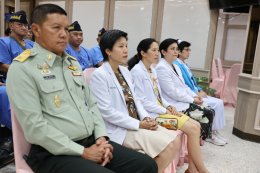 พลโท อัครภณ ทองสุทธิ์ รองผู้อำนวยการองค์การสงเคราะห์ทหารผ่านศึก ให้การต้อนรับ คุณคู จายัง ผู้จัดการฝ่ายธุรกิจอนุสรณ์สถานสันติภาพแห่งสหประชาชาติสาธารณรัฐเกาหลี และคณะ เข้าเยี่ยมบำรุงขวัญทหารผ่านศึก
