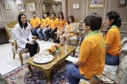 แพทย์หญิงเอินฟ้า ณ นคร รองผู้อำนวยการโรงพยาบาลทหารผ่านศึก (ฝ่ายบริหาร) เป็นผู้รับมอบเงินบริจาค จำนวน 1,000,000.-บาท จาก วาย.วี.พี.กรุ๊ป ผู้นำเข้าผลิต และจำหน่ายปุ๋ยเคมี โดย บริษัท วาย.วี.พี.อินเตอร์เทรด จำกัด