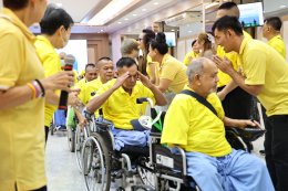 เนื่องในวโรกาสวันเฉลิมพระเกียรติพระบาทสมเด็จพระเจ้าอยู่หัว พระชนมายุ 72 พรรษา ณ  ห้องประชุม รพ.ผศ. อาคาร 2 ชั้นที่ 2