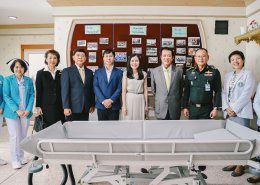พลเอกเดชนิธิศ  เหลืองงามขำ ผู้อำนวยการ องค์การสงเคราะห์ทหารผ่านศึก พร้อมด้วยแพทย์หญิงจิตติมา ปรีชา ผู้อำนวยการโรงพยาบาลทหารผ่านศึก ให้การต้อนรับ ครอบครัวเศวตสมภพ และคณะ
