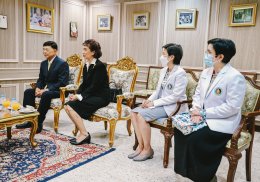 พลเอกเดชนิธิศ  เหลืองงามขำ ผู้อำนวยการ องค์การสงเคราะห์ทหารผ่านศึก พร้อมด้วยแพทย์หญิงจิตติมา ปรีชา ผู้อำนวยการโรงพยาบาลทหารผ่านศึก ให้การต้อนรับ ครอบครัวเศวตสมภพ และคณะ