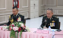 พลเอก ไพบูลย์  วรวรรณปรีชา รอง เสธ.ทหาร (2) พร้อมด้วยคณะผู้แทนจากสำนักงานปลัดกระทรวงกลาโหม กองบัญชาการกองทัพไทย กองทัพบก กองทัพเรือ กองทัพอากาศ และสำนักงานตำรวจแห่งชาติ