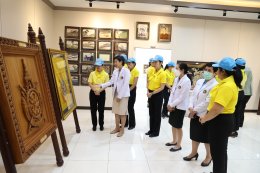คุณอรทัย  ฐานะจาโร  ประธานสมาคมแม่บ้านทหารบก สาขากรมยุทธศึกษาทหารบก พร้อมคณะ ในโอกาสที่ได้กรุณาเข้าเยี่ยมเยียนและมอบสิ่งของบำรุงขวัญผู้ป่วยทหารผ่านศึก