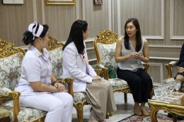 คณะผู้ปกครองและนักเรียนจากโรงเรียน Regents International School Pattaya ร่วมบริจาคเงินให้แก่โรงพยาบาลทหารผ่านศึก