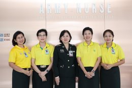 เข้ามอบของที่ระลึกเนื่องในโอกาสเกษียณอายุราชการ ให้แด่ พลตรี หญิง ศิริจันทร์ งาทองและ พ.อ.หญิง ผศ.รังสินี  พูลเพิ่ม