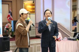 คณะ สว.มธ นำโดย คุณบังอร ลักษมีเศรษฐ (ครูแอ๋ว สว.มธ.) ได้จัดกิจกรรมดนตรีบำบัด
