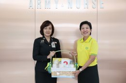 เข้ามอบของที่ระลึกเนื่องในโอกาสเกษียณอายุราชการ ให้แด่ พลตรี หญิง ศิริจันทร์ งาทองและ พ.อ.หญิง ผศ.รังสินี  พูลเพิ่ม