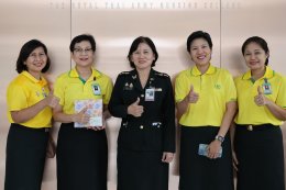 เข้ามอบของที่ระลึกเนื่องในโอกาสเกษียณอายุราชการ ให้แด่ พลตรี หญิง ศิริจันทร์ งาทองและ พ.อ.หญิง ผศ.รังสินี  พูลเพิ่ม
