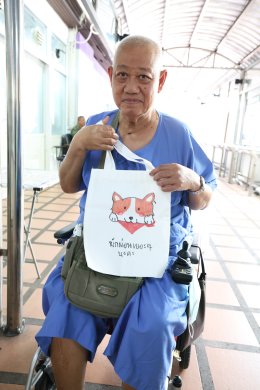 นักเรียนโครงการ​จิตอาสา โรงเรียนสตรีวิทยา 1 มอบถุงผ้าเพ้นท์ด้วยมือเป็นกำลังใจทหารผ่านศึก