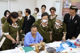 คุณหญิง แสงเดือน ณ นคร เป็นประธานในการจัดกิจกรรมน้อมรำลึกในพระมหากรุณาธิคุณ เนื่องในโอกาสวันคล้ายวันพระราชสมภพ พระบาทสมเด็จพระบรมชนกาธิเบศร มหาภูมิพลอดุลยเดชมหาราช บรมนาถบพิตร