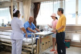 คุณมงคลชน เอกศิลป์ และครอบครัว ในโอกาสเข้าเยี่ยมบำรุงขวัญ พร้อมมอบสิ่งของ