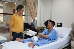 คุณมงคลชน เอกศิลป์ และครอบครัว ในโอกาสเข้าเยี่ยมบำรุงขวัญ พร้อมมอบสิ่งของ