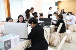 น้องบัญชีอาสายื่นภาษีในโครงการบริการวิชาการยื่นภาษีออนไลน์