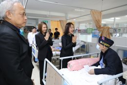 คุณพจณี คงคาลัย ผู้ช่วยผู้จัดการใหญ่ ธนาคารกรุงเทพ จำกัด (มหาชน) และคณะ จัดกิจกรรมบำรุงขวัญทหารผ่านศึกที่ได้รับบาดเจ็บ