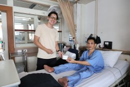 คุณอธิชนันทน์ ลิมป์ปิยะชาติ และครอบครัว เข้าเยี่ยมบำรุงขวัญทหารผ่านศึก 