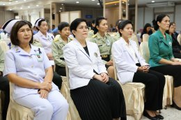 คุณพจณี คงคาลัย ผู้ช่วยผู้จัดการใหญ่ ธนาคารกรุงเทพ จำกัด (มหาชน) และคณะ จัดกิจกรรมบำรุงขวัญทหารผ่านศึกที่ได้รับบาดเจ็บ