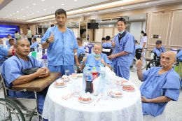 คุณพจณี คงคาลัย ผู้ช่วยผู้จัดการใหญ่ ธนาคารกรุงเทพ จำกัด (มหาชน) และคณะ จัดกิจกรรมบำรุงขวัญทหารผ่านศึกที่ได้รับบาดเจ็บ