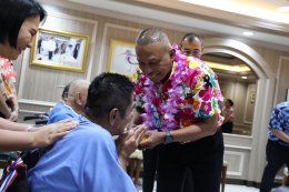 โรงพยาบาลทหารผ่านศึก จัดพิธีสรงน้ำพระพุทธรูป และกล่าวให้พรแก่บุคลากรของโรงพยาบาลทหารผ่านศึก เนื่องในเทศกาลวันสงกรานต์ ประจำปี 2569