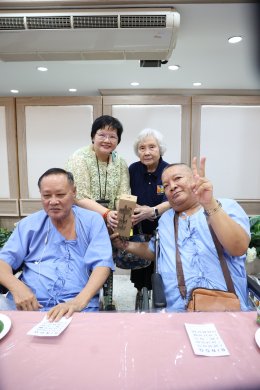 กลุ่มสร้างพลเมืองคุณภาพ โดยคุณสุชาติ ชวางกูร และคณะ เข้าเยี่ยมและจัดกิจกรรมบำรุงขวัญทหารผ่านศึก