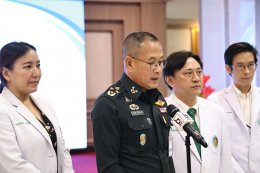  พลเอก เดชนิธิศ  เหลืองงามขำ ผู้อำนวยการองค์การสงเคราะห์ทหารผ่านศึก และ ศาสตราจารย์คลินิก นายแพทย์นิเวศน์  นันทจิต เลขานุการมูลนิธิขาเทียม ในสมเด็จพระศรีนครินทราบรมราชชนนี ร่วมลงนามในบันทึกข้อตกลงความร่วมมือ ด้านการให้บริการ ทำขาเทียมและเครื่องช่วยเหลือคน