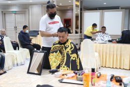 มูลนิธิสงเคราะห์ครอบครัวทหารผ่านศึก ในพระราชูปถัมภ์สมเด็จพระศรีนครินทราบรมราชชนนี ร่วมกับสมาคมช่างผมแห่งประเทศไทย จัดกิจกรรมจิตอาสา