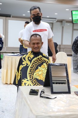 มูลนิธิสงเคราะห์ครอบครัวทหารผ่านศึก ในพระราชูปถัมภ์สมเด็จพระศรีนครินทราบรมราชชนนี ร่วมกับสมาคมช่างผมแห่งประเทศไทย จัดกิจกรรมจิตอาสา