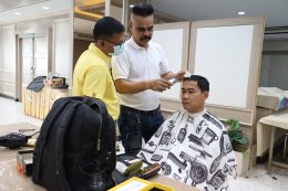 มูลนิธิสงเคราะห์ครอบครัวทหารผ่านศึก ในพระราชูปถัมภ์สมเด็จพระศรีนครินทราบรมราชชนนี ร่วมกับสมาคมช่างผมแห่งประเทศไทย จัดกิจกรรมจิตอาสา