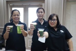 ชมรมผู้สูงอายุโรงพยาบาลทหารผ่านศึก จัดโครงการอบรมเชิงปฏิบัติการ เรื่อง การดูแลสุขภาพแบบแพทย์วิถีธรรม และเรียนรู้การทำน้ำผักปั่นสูตรหมอเขียว