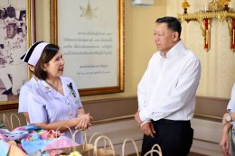 พันเอก สาวิตร ทรรทรานนท์ พร้อมด้วย คุณปวิศา คุณปนัดดา เกตุปัญญา และครอบครัว มอบอาหารว่างและเครื่องดื่มเพื่อสร้างขวัญกำลังใจให้แก่ทหารผ่านศึก